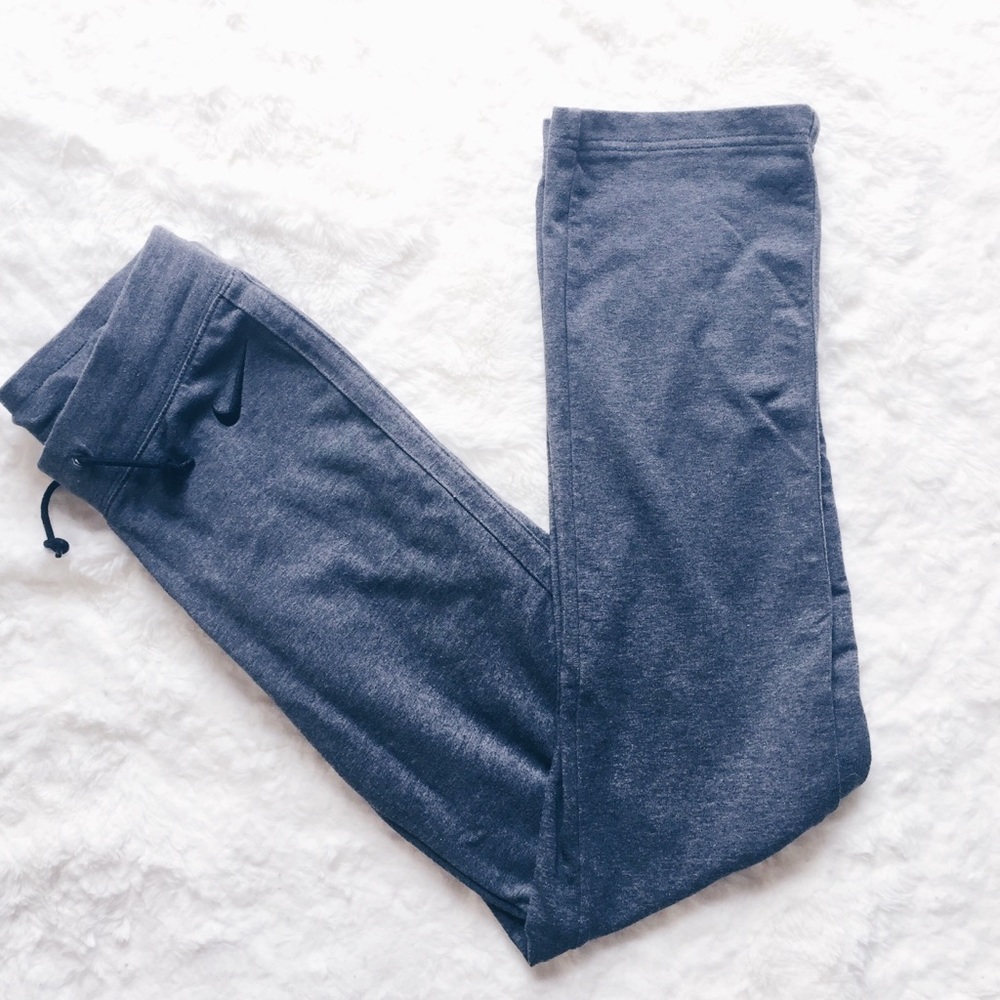 ✨DEAL✨NIKE dark grey straight-legged yoga pants